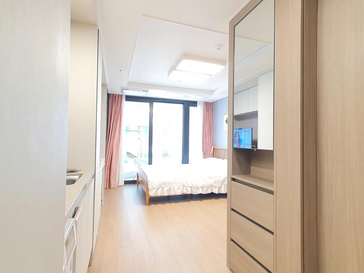 Holiday Apt Gwangan Beach Busan Buitenkant foto