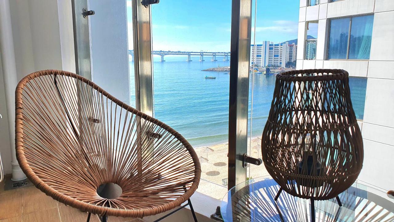 Holiday Apt Gwangan Beach Busan Buitenkant foto